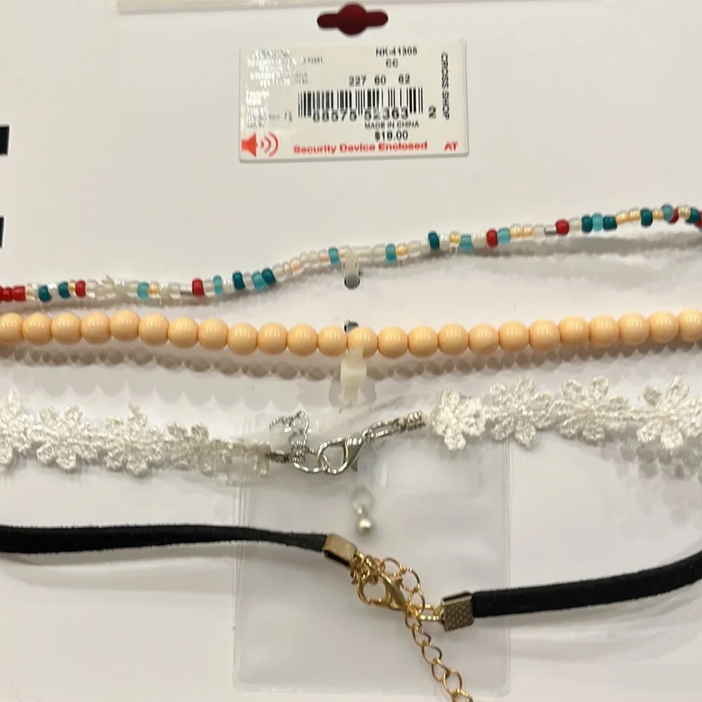 Brand new never wore little dainty chocker necklaces by So. - Picture 2 of 4